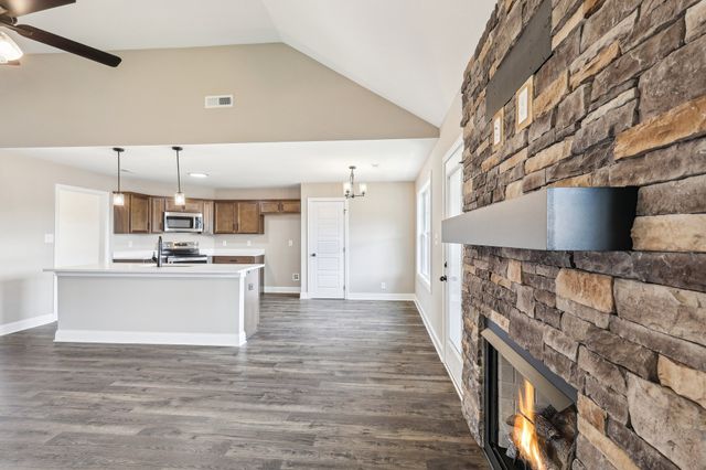 794 Carrillo Dr, Clarksville, TN 37040