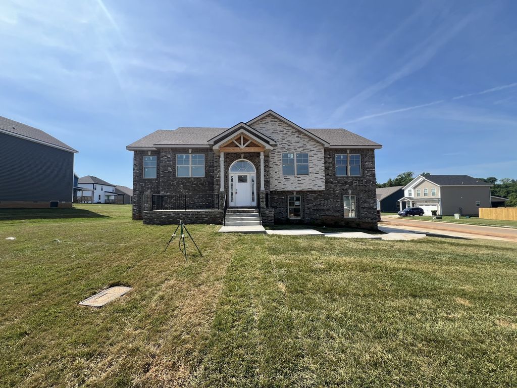 794 Carrillo Dr, Clarksville, TN 37040
