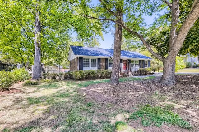 400 Vinecrest Drive, Matthews, NC 28105