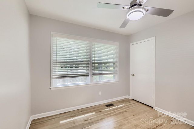 400 Vinecrest Drive, Matthews, NC 28105