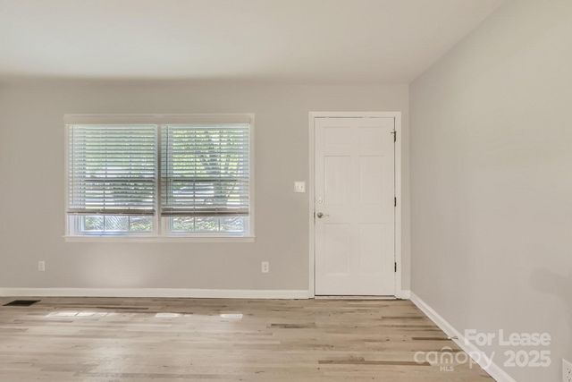 400 Vinecrest Drive, Matthews, NC 28105