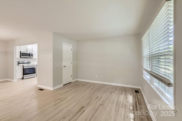 400 Vinecrest Drive, Matthews, NC 28105