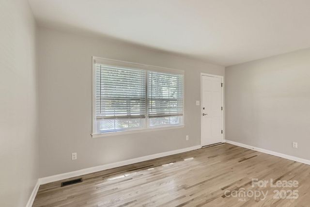 400 Vinecrest Drive, Matthews, NC 28105