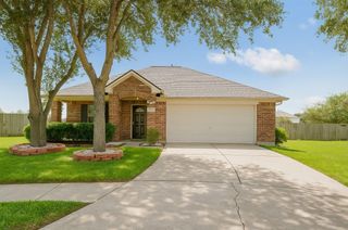 418 Sun River Lane, Dickinson, TX 77539