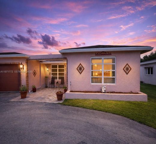 11827 NW 39th St, Sunrise, FL 33323