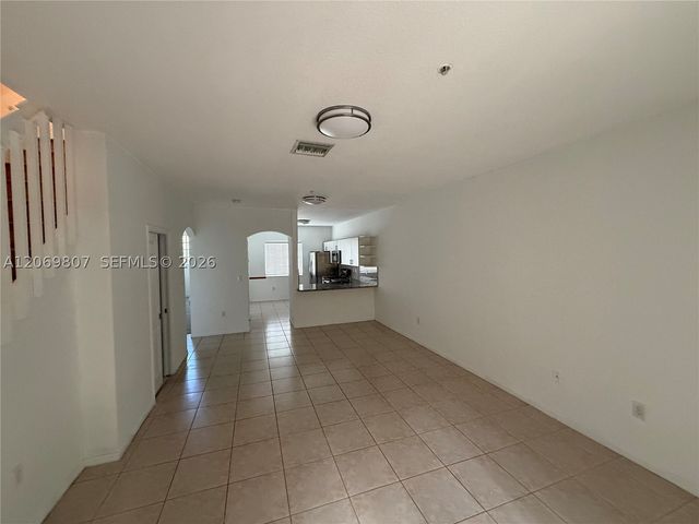 5620 NW 114 Path 201, Doral, FL 33178
