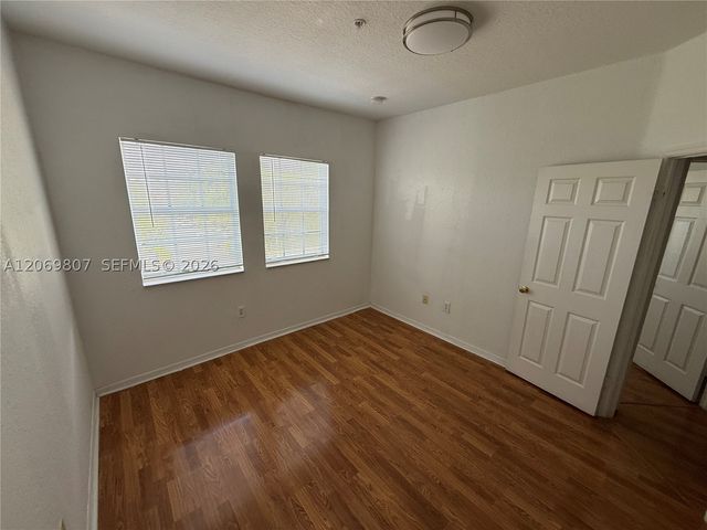 5620 NW 114 Path 201, Doral, FL 33178