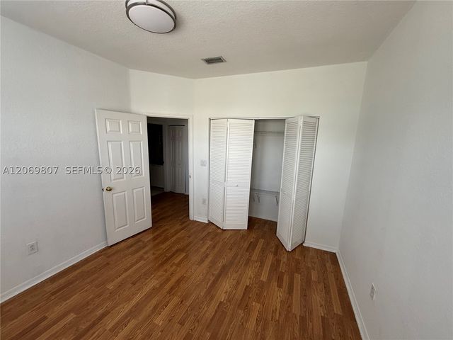 5620 NW 114 Path 201, Doral, FL 33178