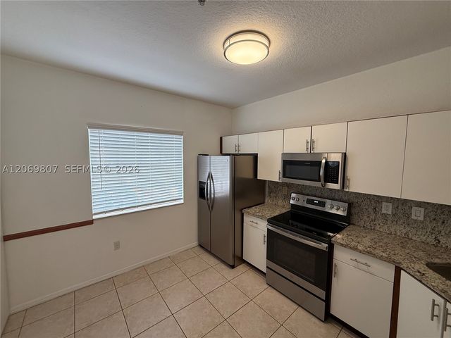 5620 NW 114 Path 201, Doral, FL 33178