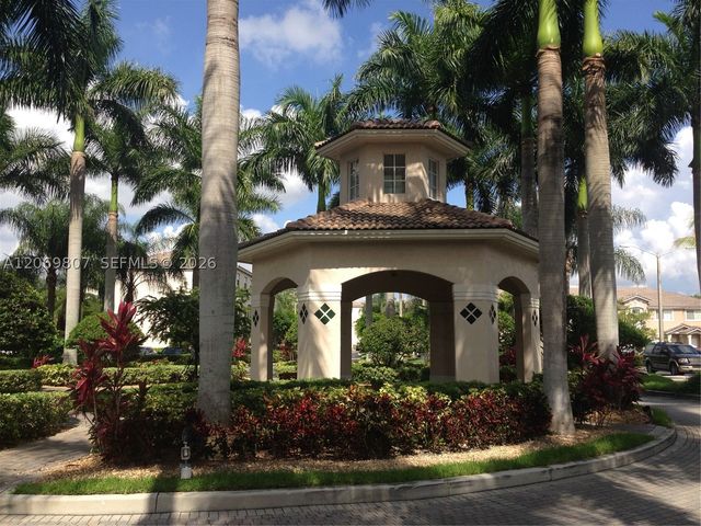 5620 NW 114 Path 201, Doral, FL 33178