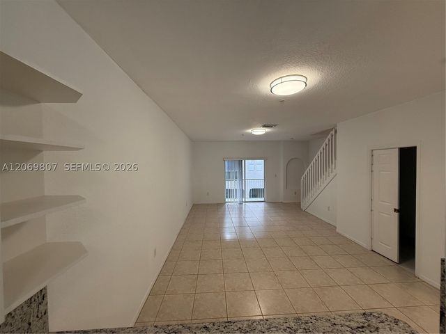 5620 NW 114 Path 201, Doral, FL 33178