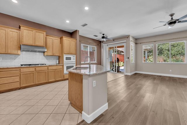 748 Bluestone Cir, Folsom, CA 95630