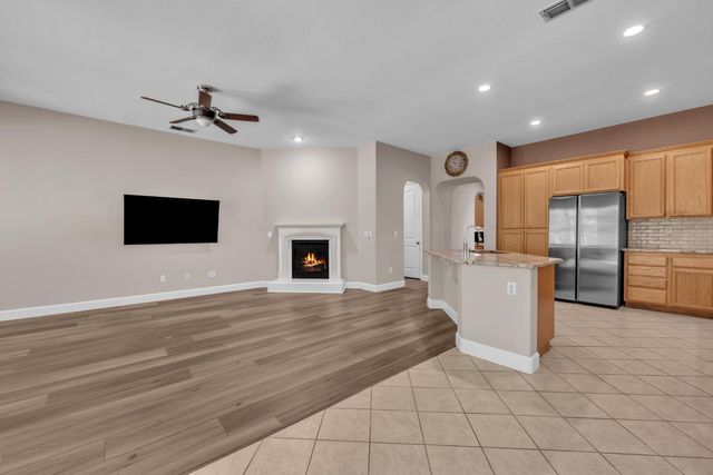 748 Bluestone Cir, Folsom, CA 95630