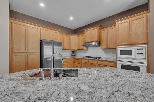 748 Bluestone Cir, Folsom, CA 95630