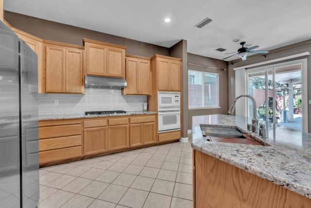 748 Bluestone Cir, Folsom, CA 95630