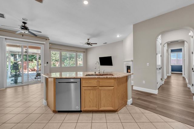 748 Bluestone Cir, Folsom, CA 95630