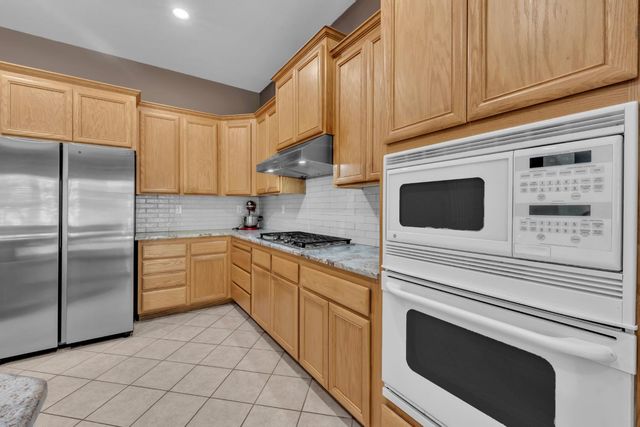748 Bluestone Cir, Folsom, CA 95630