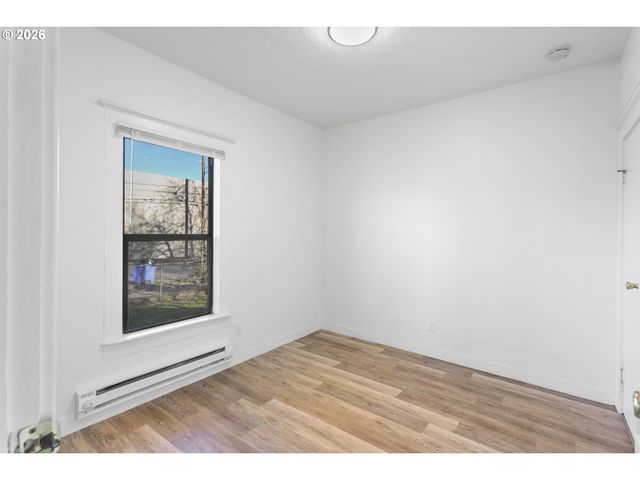 7912 Se HAROLD St, Portland, OR 97206