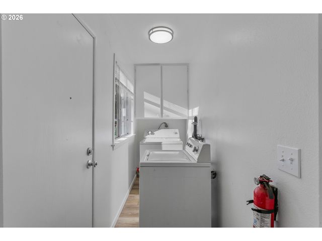 7912 Se HAROLD St, Portland, OR 97206