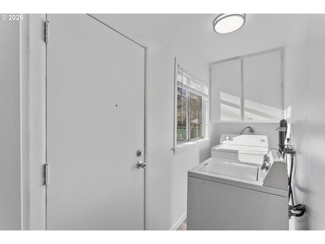 7912 Se HAROLD St, Portland, OR 97206