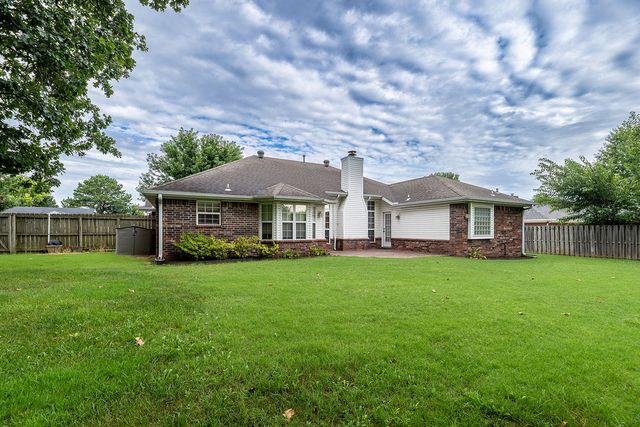 1253 Forest, Springdale, AR 72764