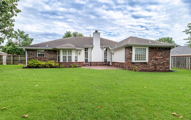 1253 Forest, Springdale, AR 72764
