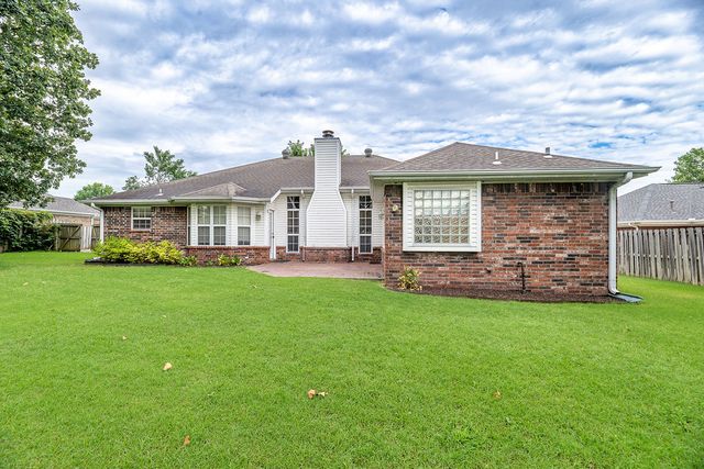 1253 Forest, Springdale, AR 72764