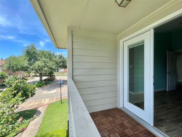 10615 Briar Forest Drive 702, Houston, TX 77042