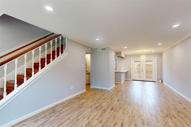 10615 Briar Forest Drive 702, Houston, TX 77042