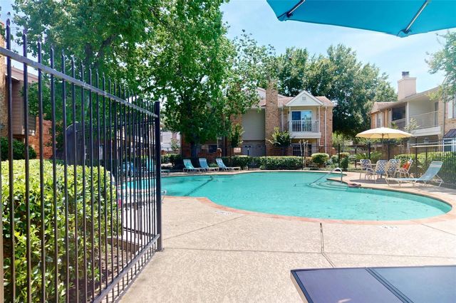 10615 Briar Forest Drive 702, Houston, TX 77042