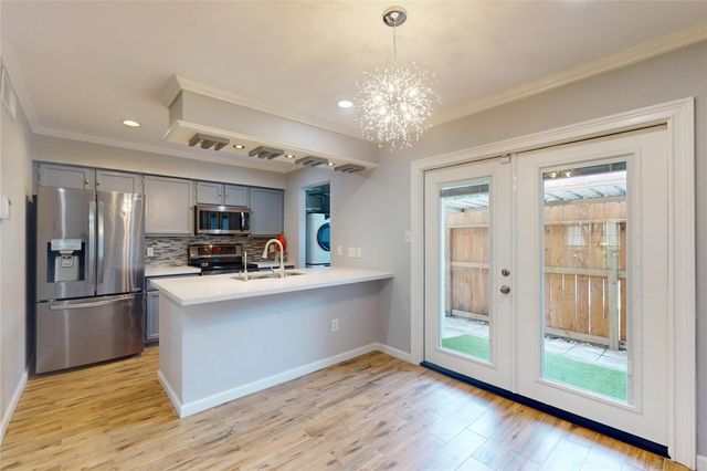 10615 Briar Forest Drive 702, Houston, TX 77042
