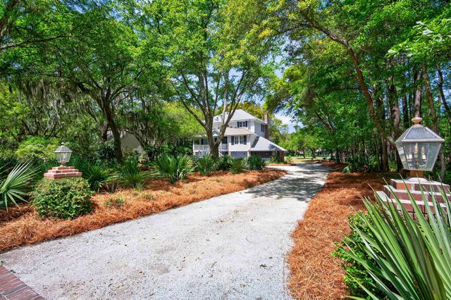186 Sanderling Ave., Georgetown, SC 29440