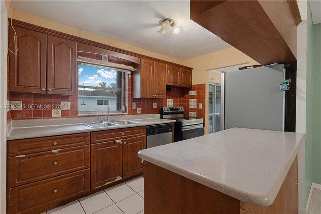 10315 SW 200th St, Cutler Bay, FL 33157