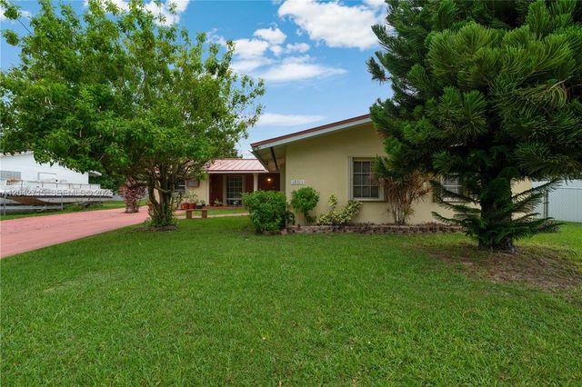 10315 SW 200th St, Cutler Bay, FL 33157