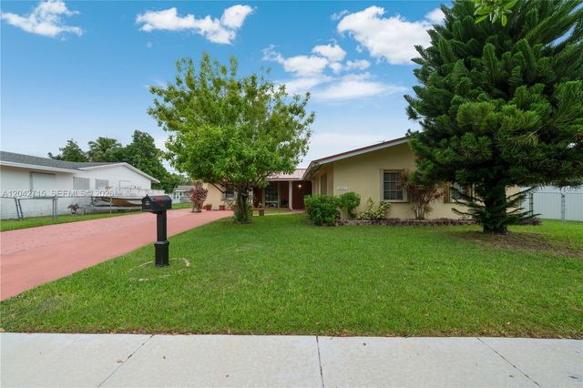 10315 SW 200th St, Cutler Bay, FL 33157