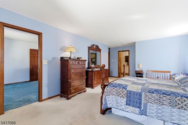 30 Highland Ave, Lambertville City, NJ 08530