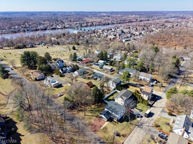 30 Highland Ave, Lambertville City, NJ 08530