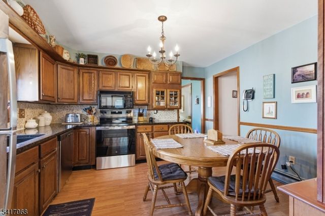 30 Highland Ave, Lambertville City, NJ 08530