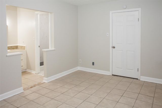 912 Robinson Road, La Porte, TX 77571