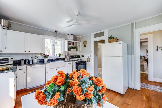 14 School Street, Sandwich, MA 02563