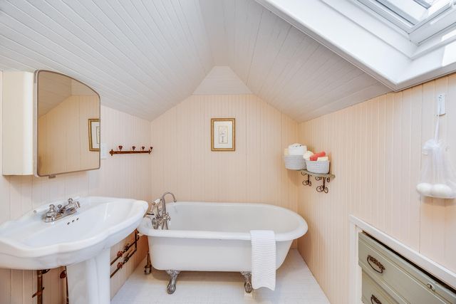 14 School Street, Sandwich, MA 02563