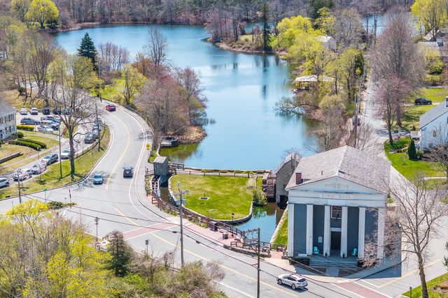14 School Street, Sandwich, MA 02563