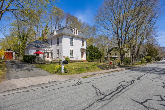 14 School Street, Sandwich, MA 02563