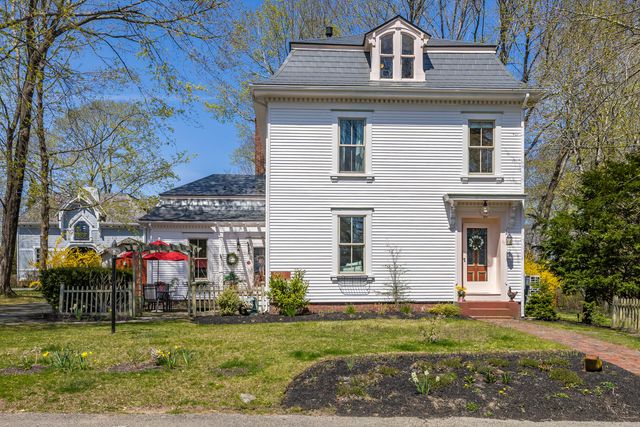 14 School Street, Sandwich, MA 02563