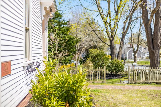 14 School Street, Sandwich, MA 02563