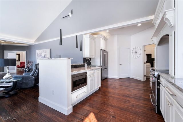 4300 Westford Place 12B, Canfield, OH 44406