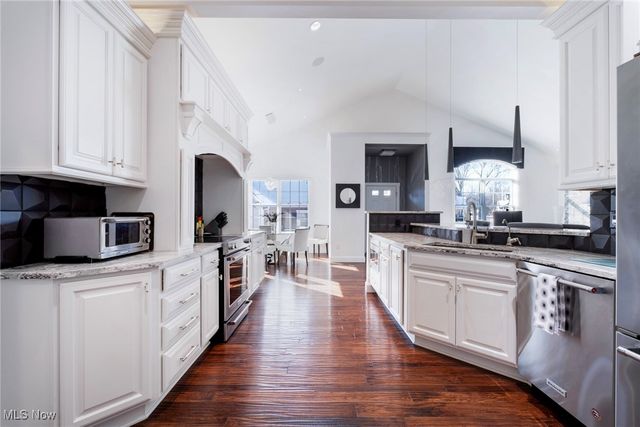 4300 Westford Place 12B, Canfield, OH 44406