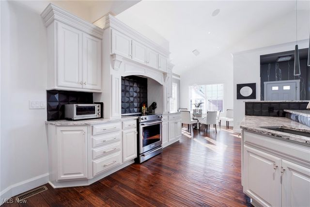 4300 Westford Place 12B, Canfield, OH 44406