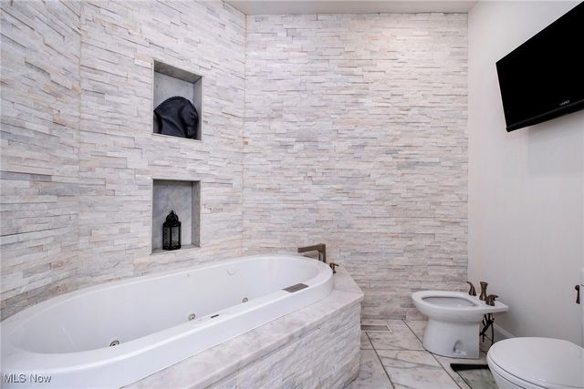 4300 Westford Place 12B, Canfield, OH 44406