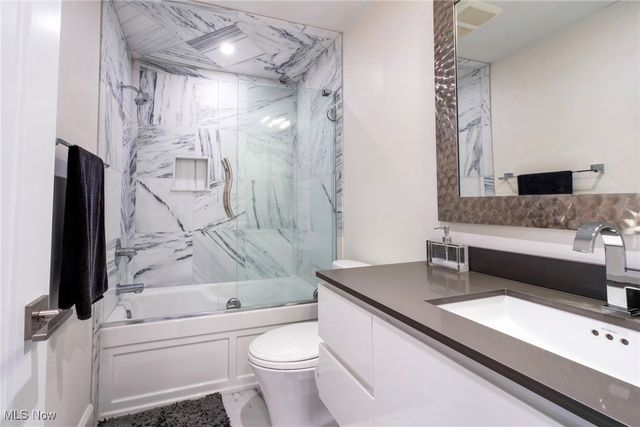 4300 Westford Place 12B, Canfield, OH 44406